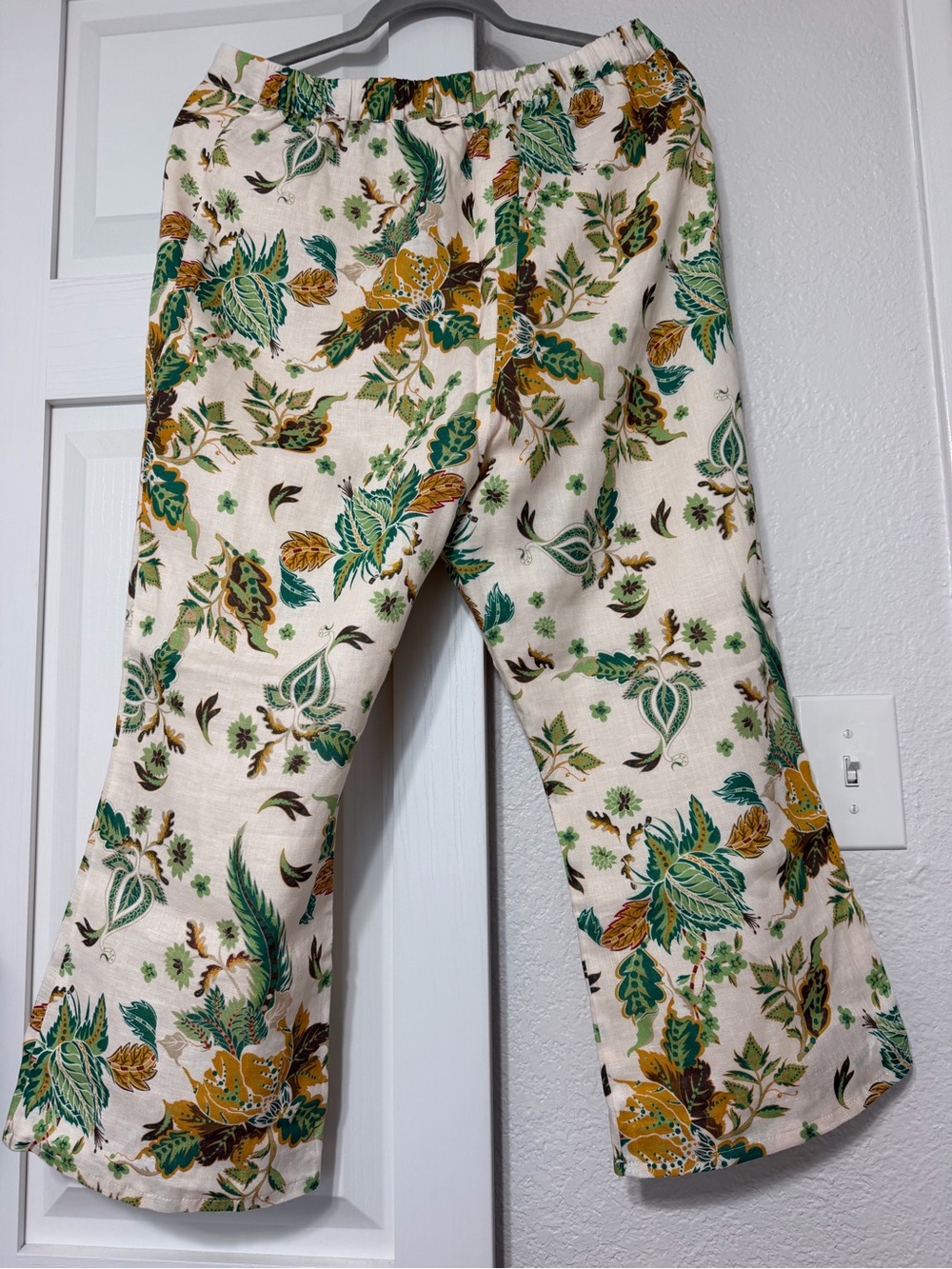 ANTONIO MELANI Cream Floral Wide-Leg Pants with Green & Mustard Print